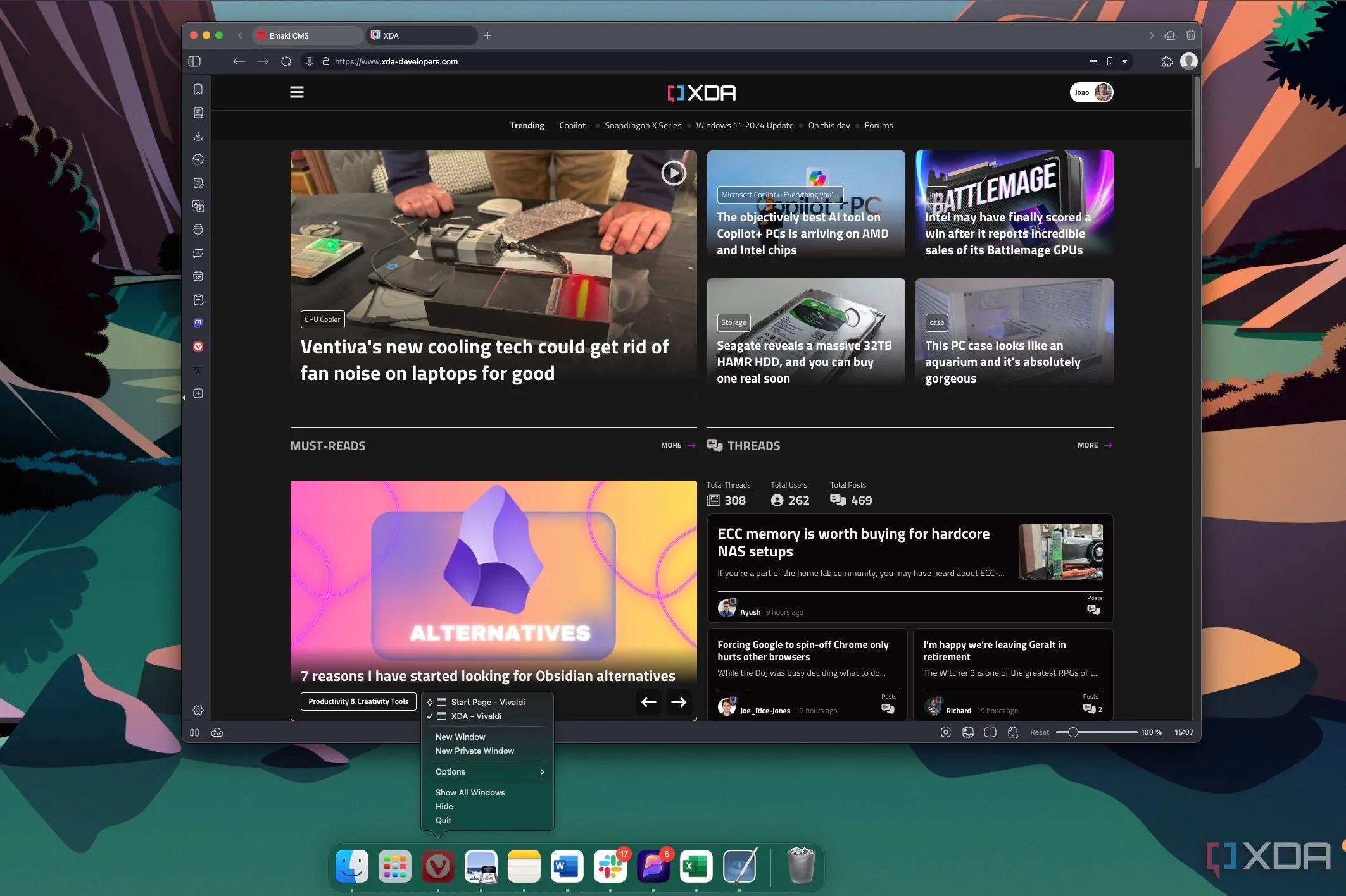 Ảnh chụp màn hình macOS hiển thị trình duyệt Vivaldi với các cửa sổ được quản lý gọn gàng trên dock, minh họa hệ sinh thái ứng dụng phong phú