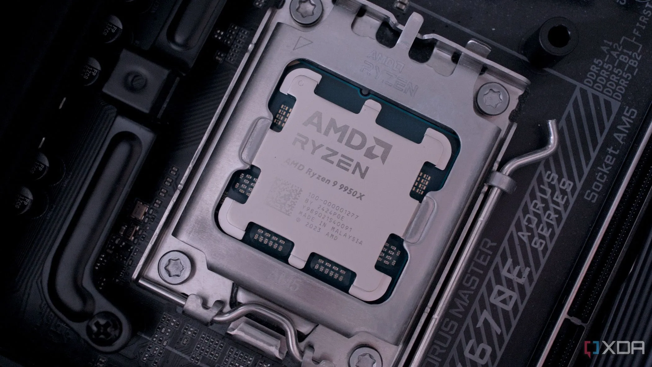 Bộ vi xử lý AMD Ryzen 9 9950X, ví dụ về CPU có nhiều nhân