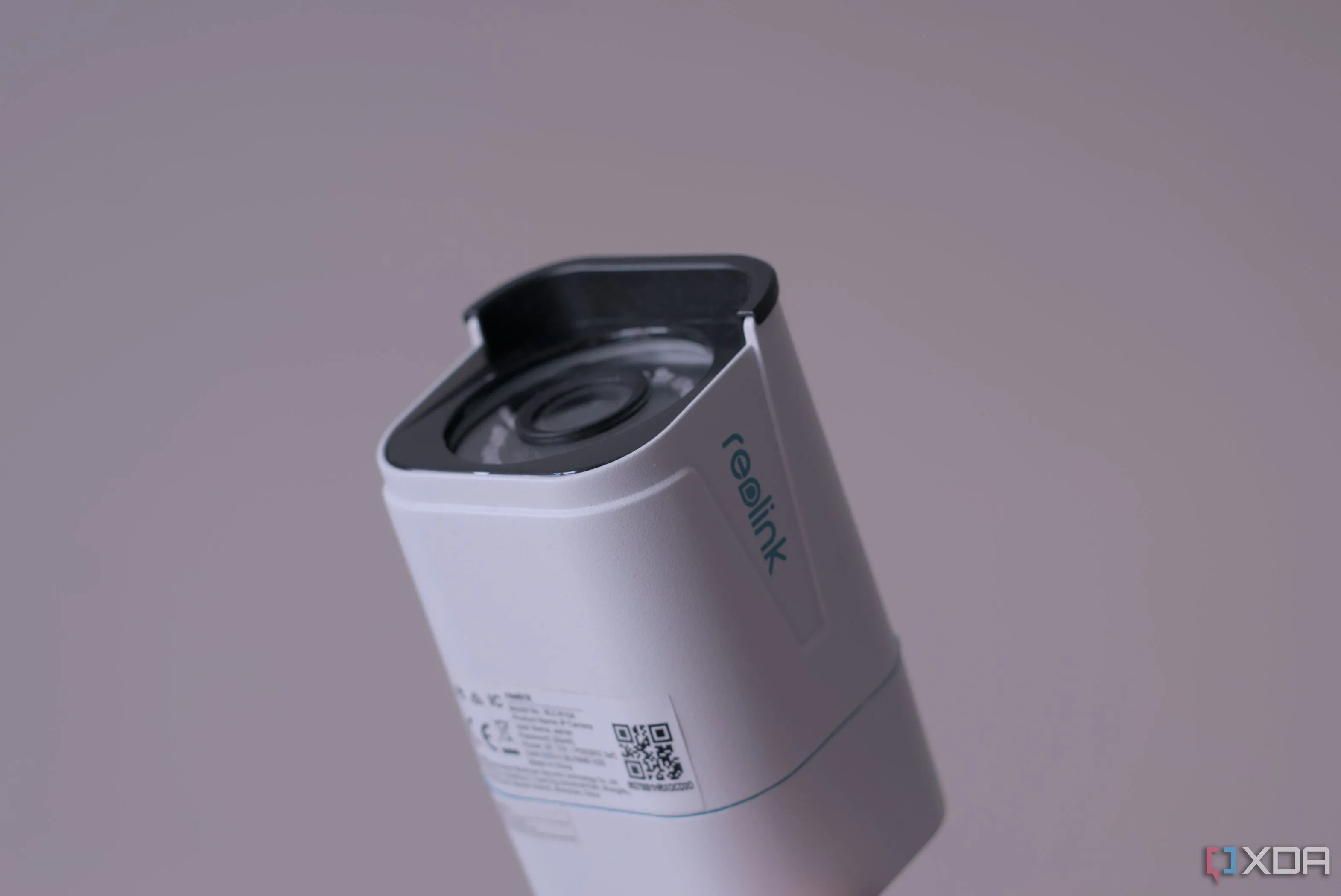Camera IP an ninh Reolink, tượng trưng cho hệ thống camera giám sát được tăng cường AI nhờ GPU, hỗ trợ nhận diện đối tượng thông minh