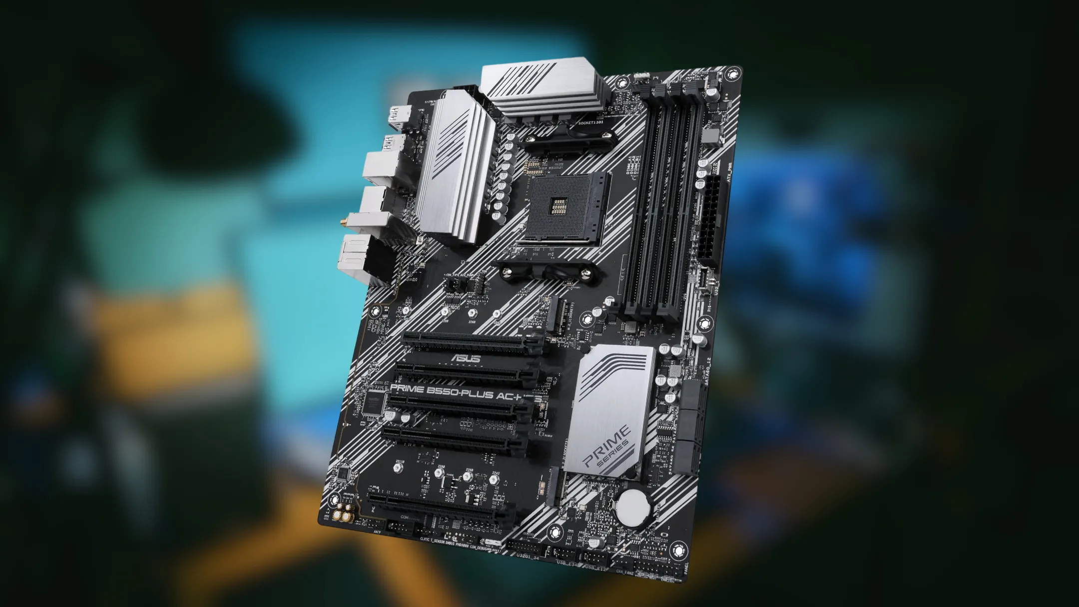 Cận cảnh các cổng kết nối và tản nhiệt trên bo mạch chủ ASUS Prime B550-Plus