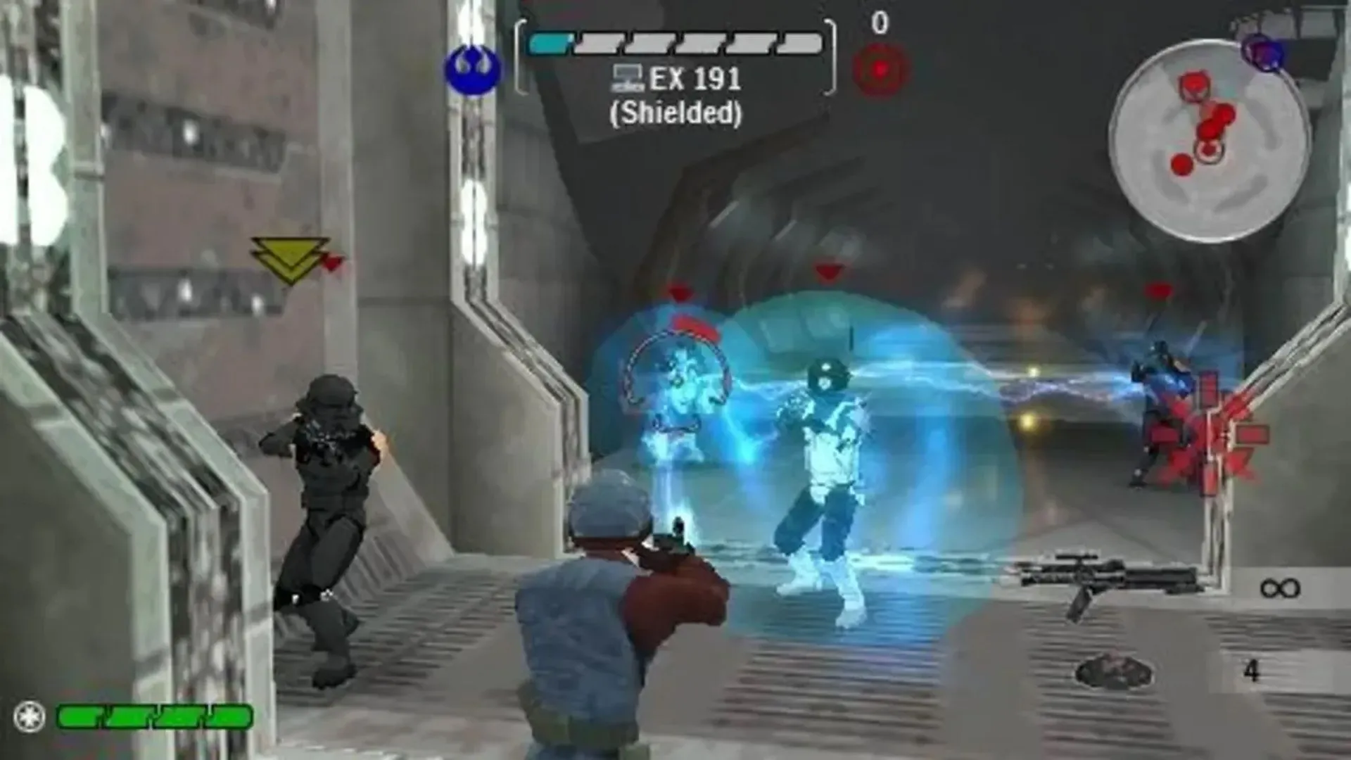 Cảnh gameplay của Star Wars Battlefront Renegade Squadron trên PSP, cho thấy khả năng tùy chỉnh nhân vật người lính nổi loạn trong môi trường chiến trường sa mạc.