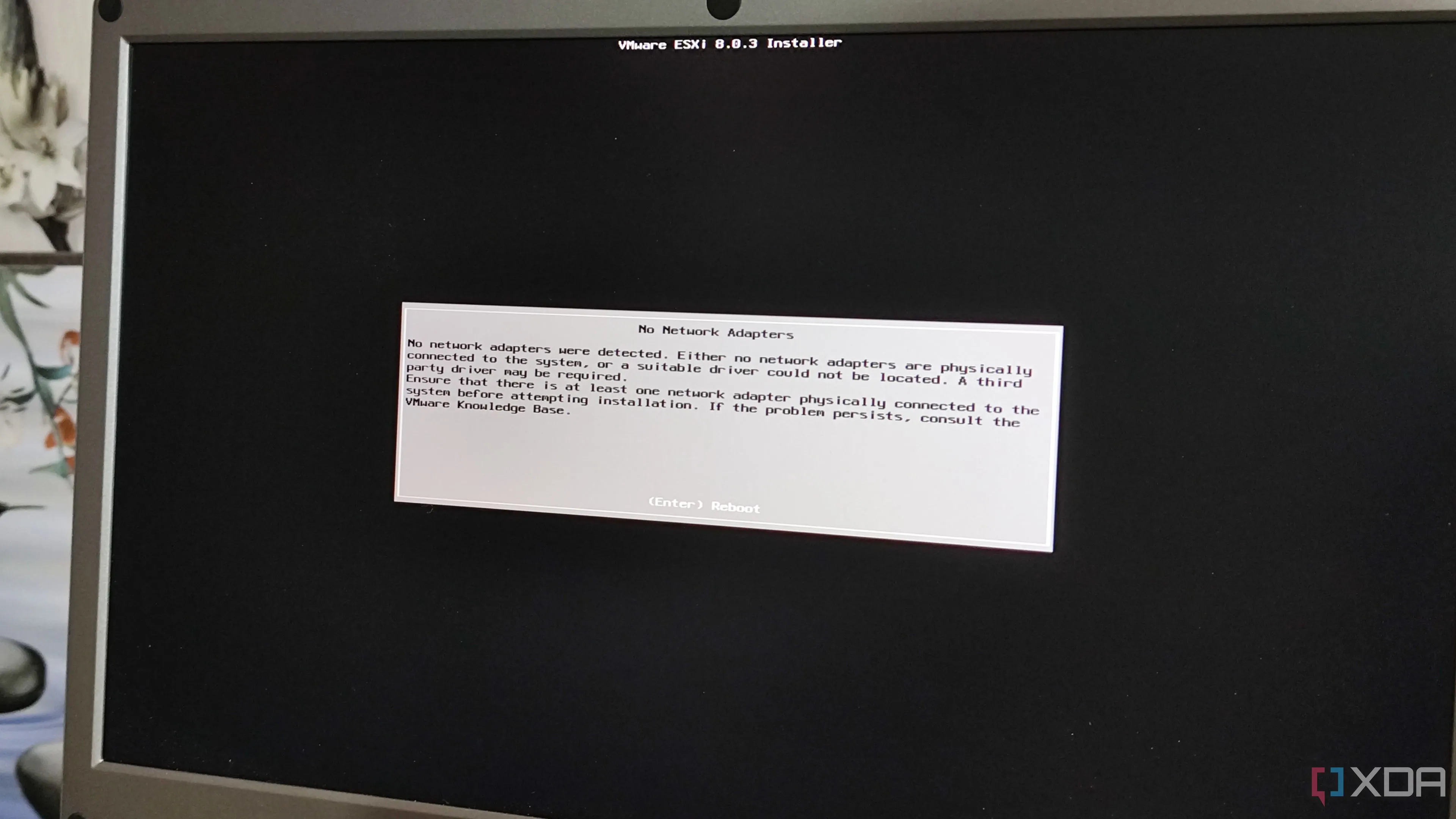 ESXi báo lỗi No Network Adapters trên màn hình cài đặt