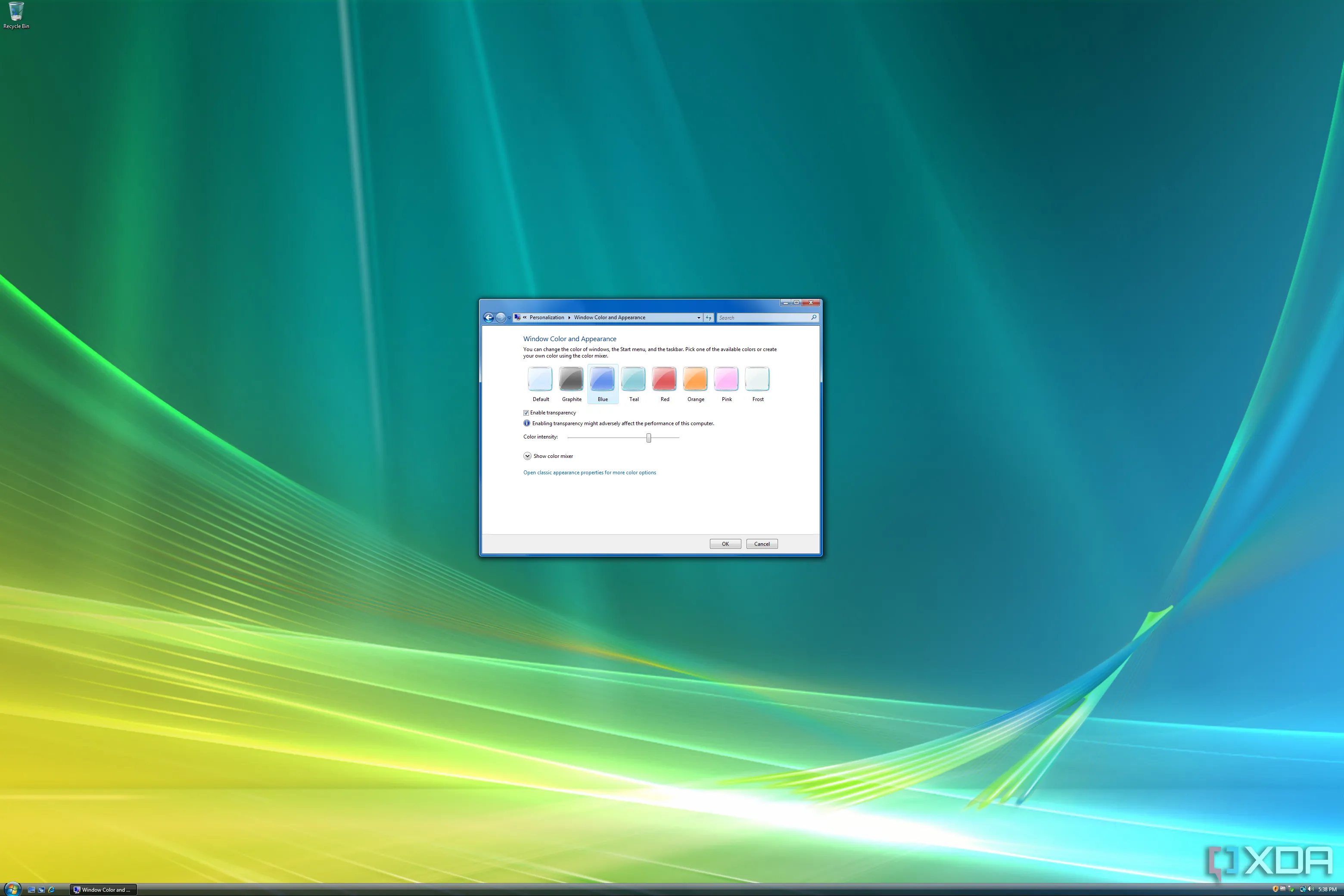 Giao diện Control Panel của Windows Vista với hiệu ứng Aero Glass màu xanh