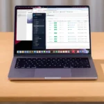 Giao diện Docker Desktop trên màn hình laptop