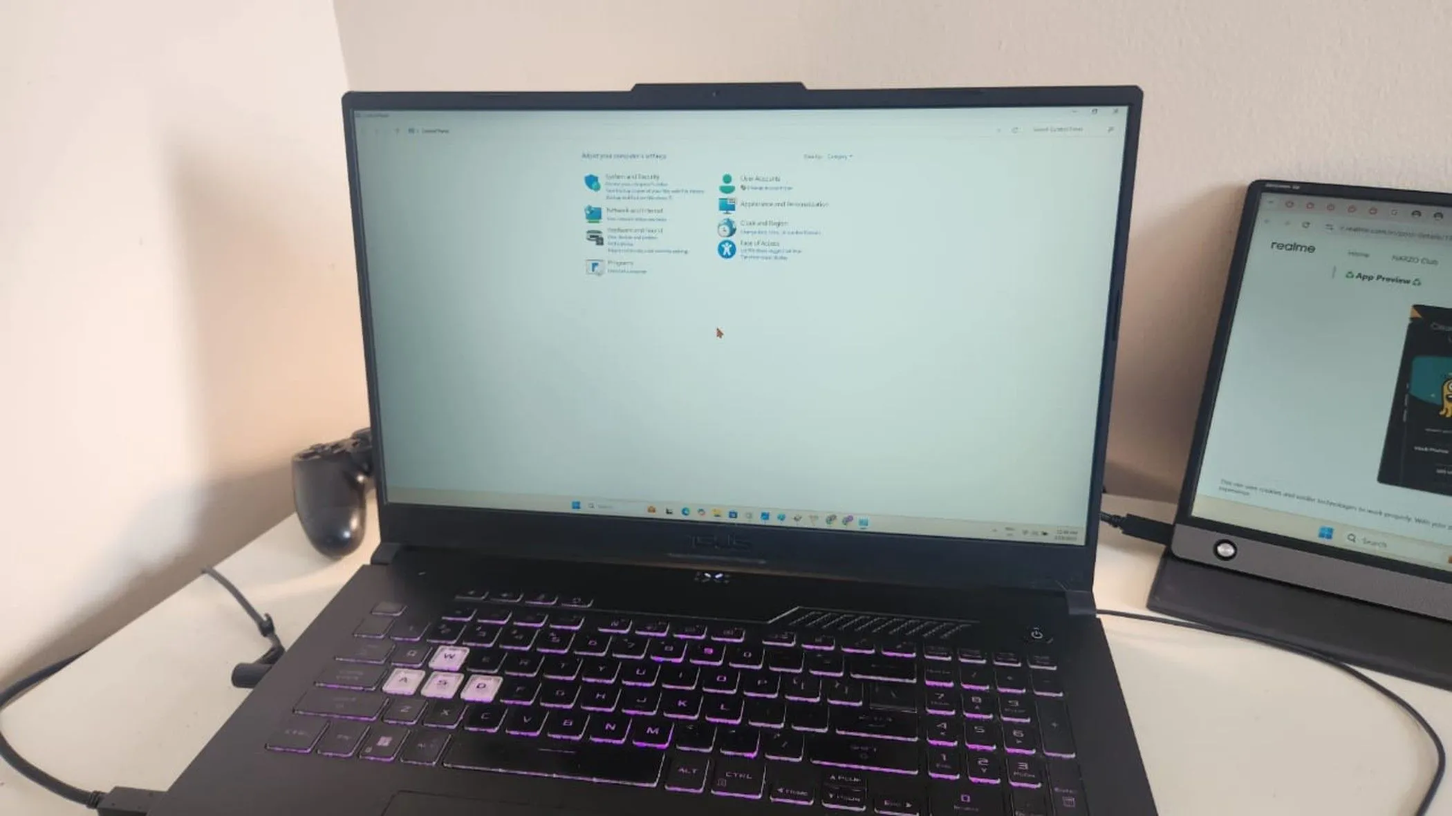 Giao diện mới của tùy chọn Thời gian và Ngôn ngữ trong Settings trên Windows 11