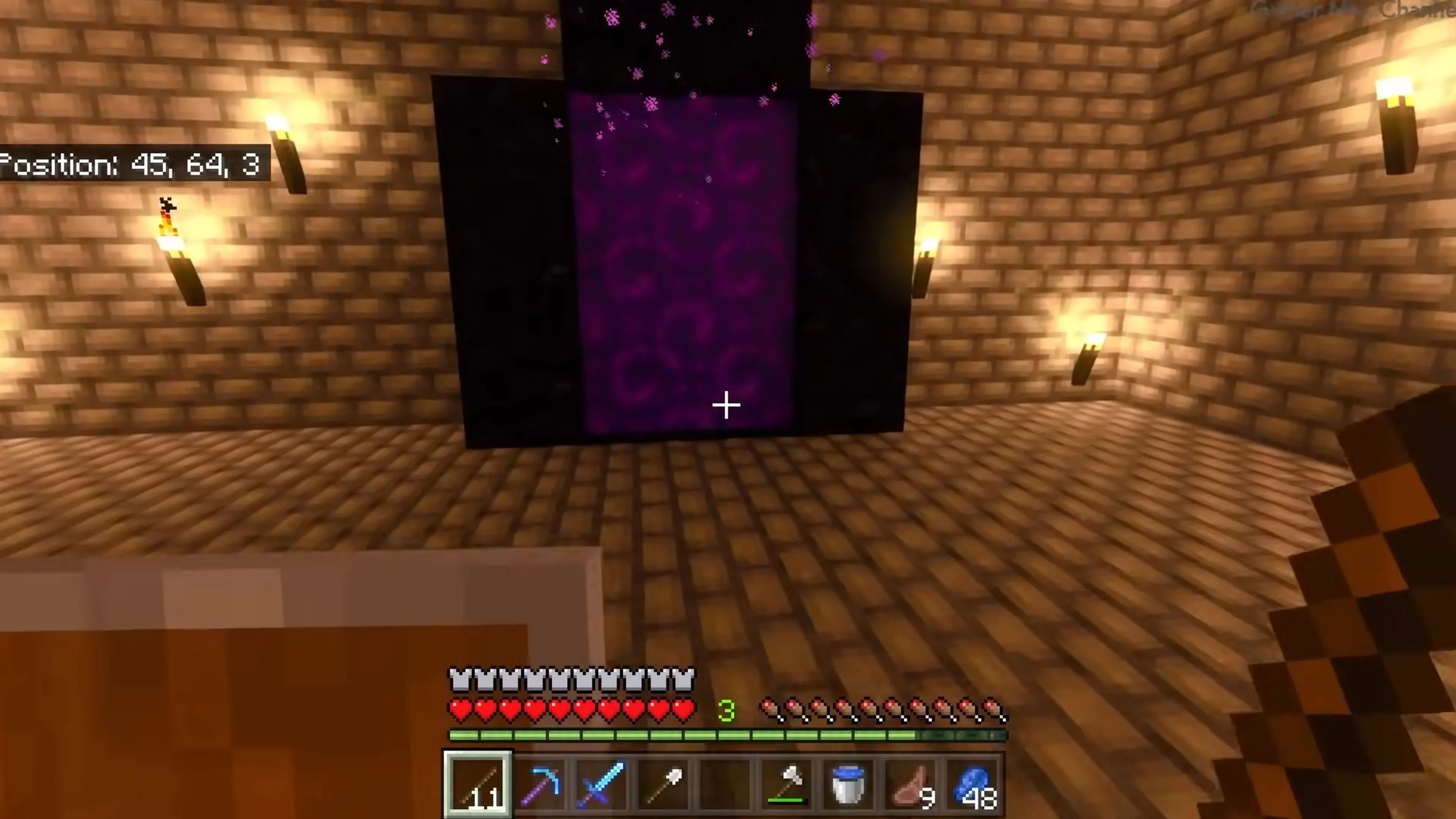 Giao diện người chơi Minecraft đang ngắm nhìn một tòa nhà phức tạp được xây dựng từ các khối vuông.