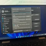 Giao diện người dùng Windows 11 trên máy tính xách tay, minh họa môi trường hoạt động của các tính năng bảo mật nâng cao.