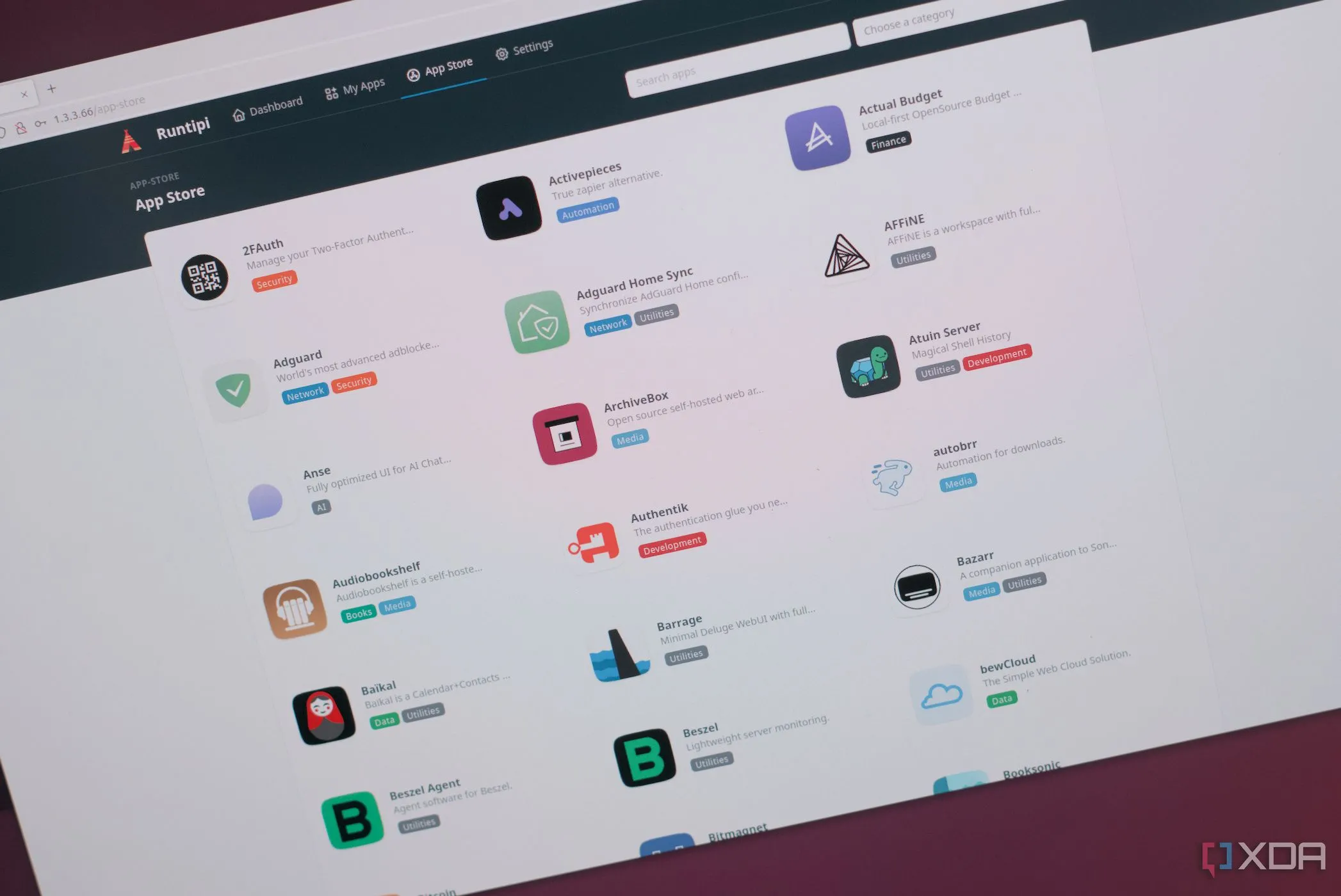 Giao diện Tipi App Store trên Ubuntu, minh họa sự dễ sử dụng của GUI cho người mới học tự host server.