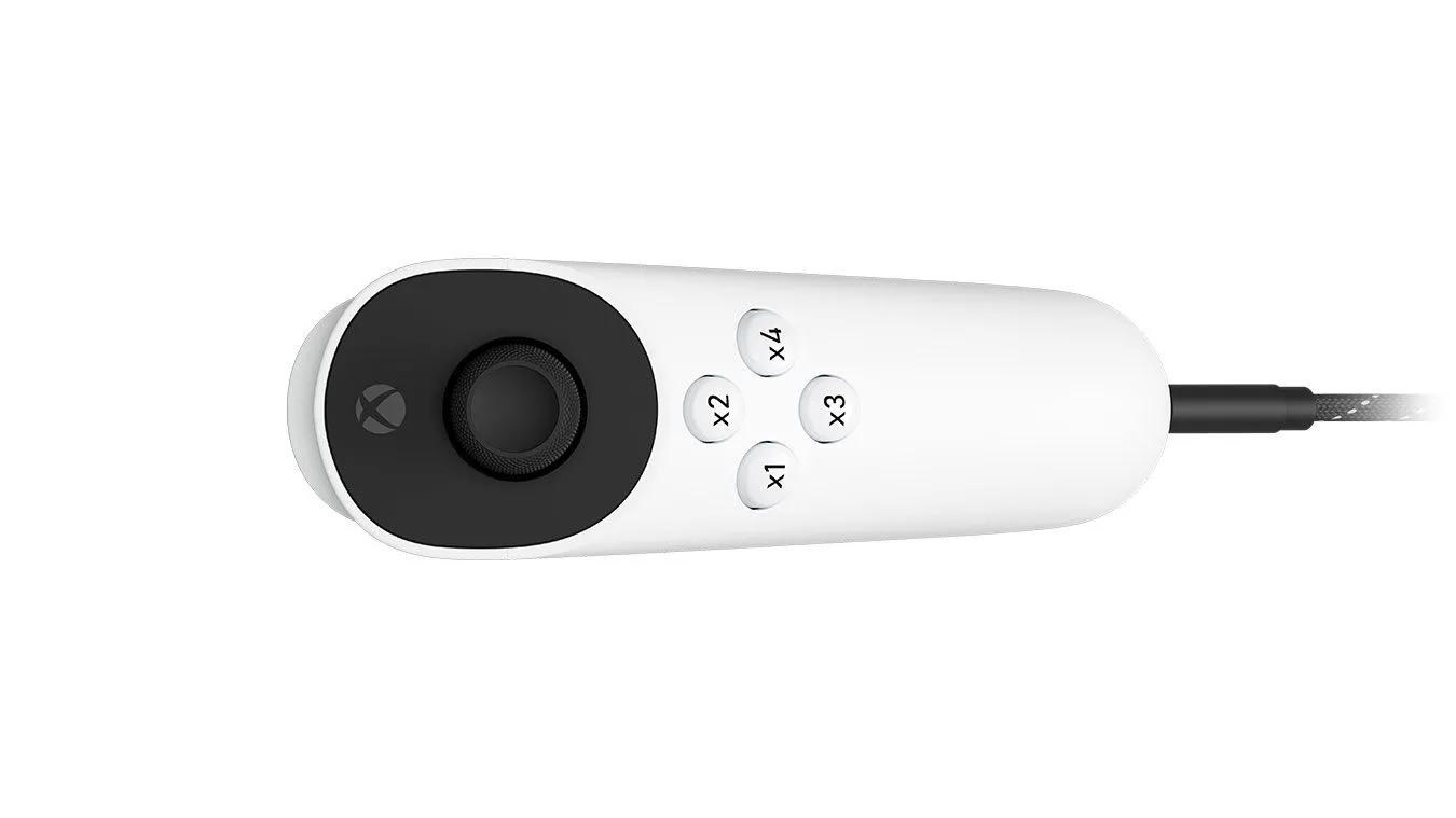 Hình ảnh cận cảnh tay cầm chơi game Xbox Adaptive Joystick với các nút chức năng và cần điều khiển