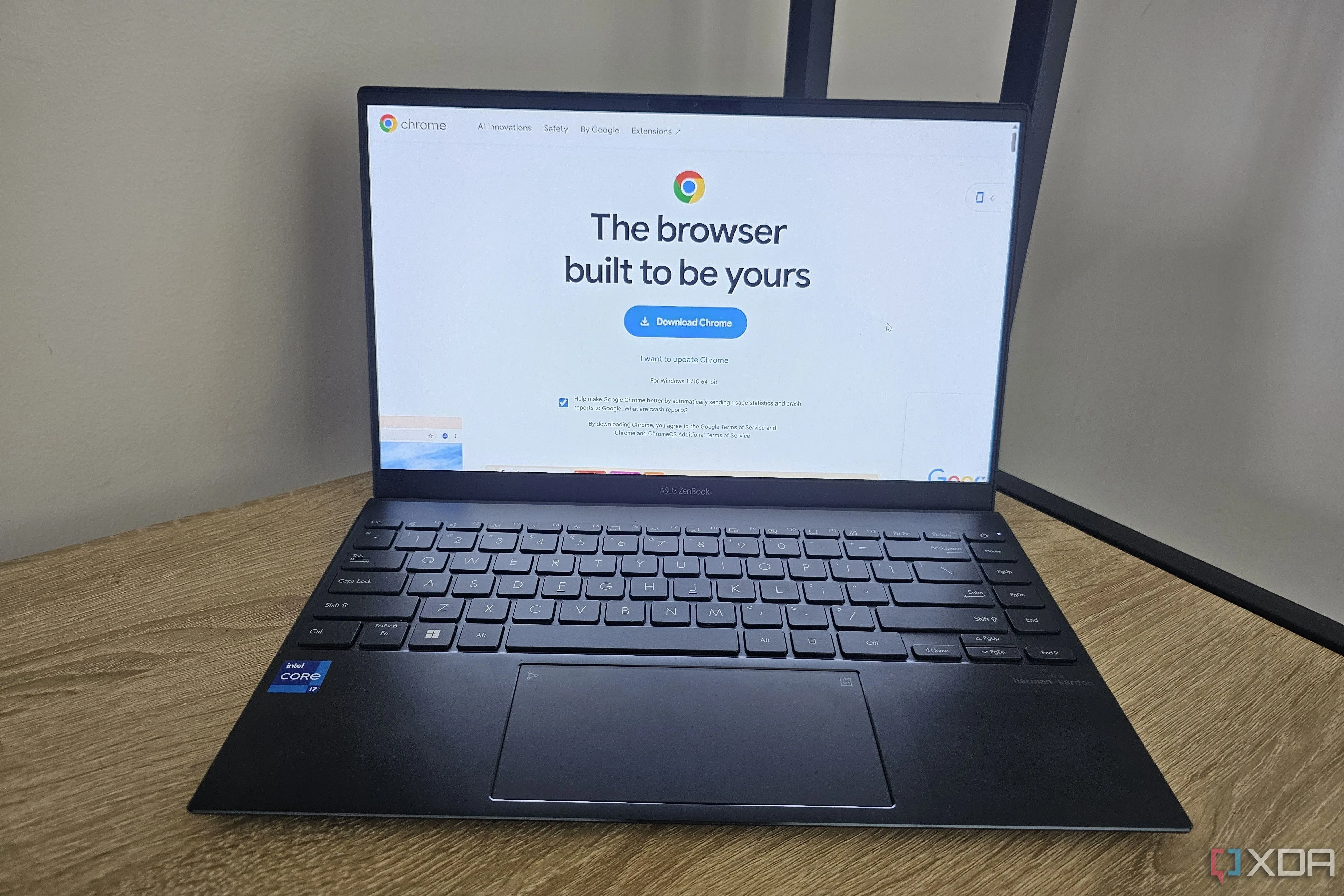 Hình ảnh giao diện trình duyệt Google Chrome trên máy tính xách tay, thể hiện sự phổ biến và tích hợp sâu rộng của Chrome.