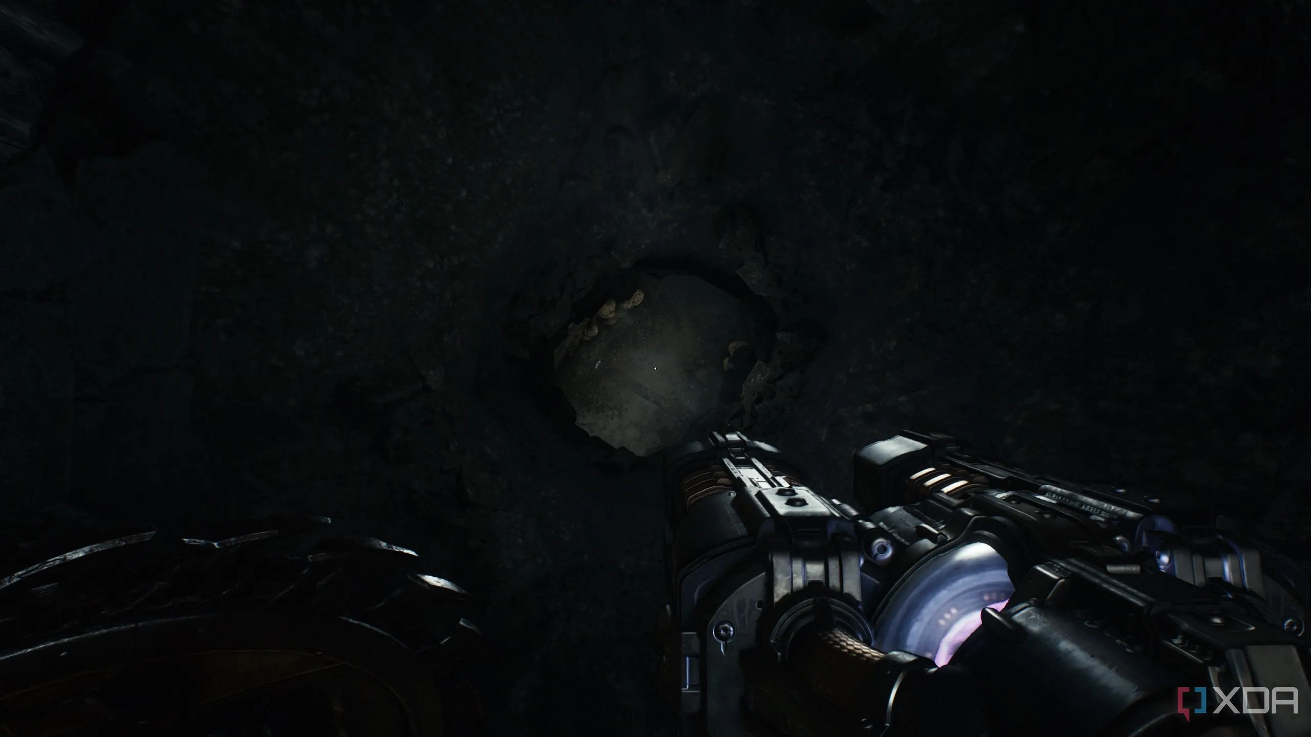 Lỗ hổng dưới sàn dẫn đến khu vực Tinh chất quỷ trong Chương 14 Doom The Dark Ages.