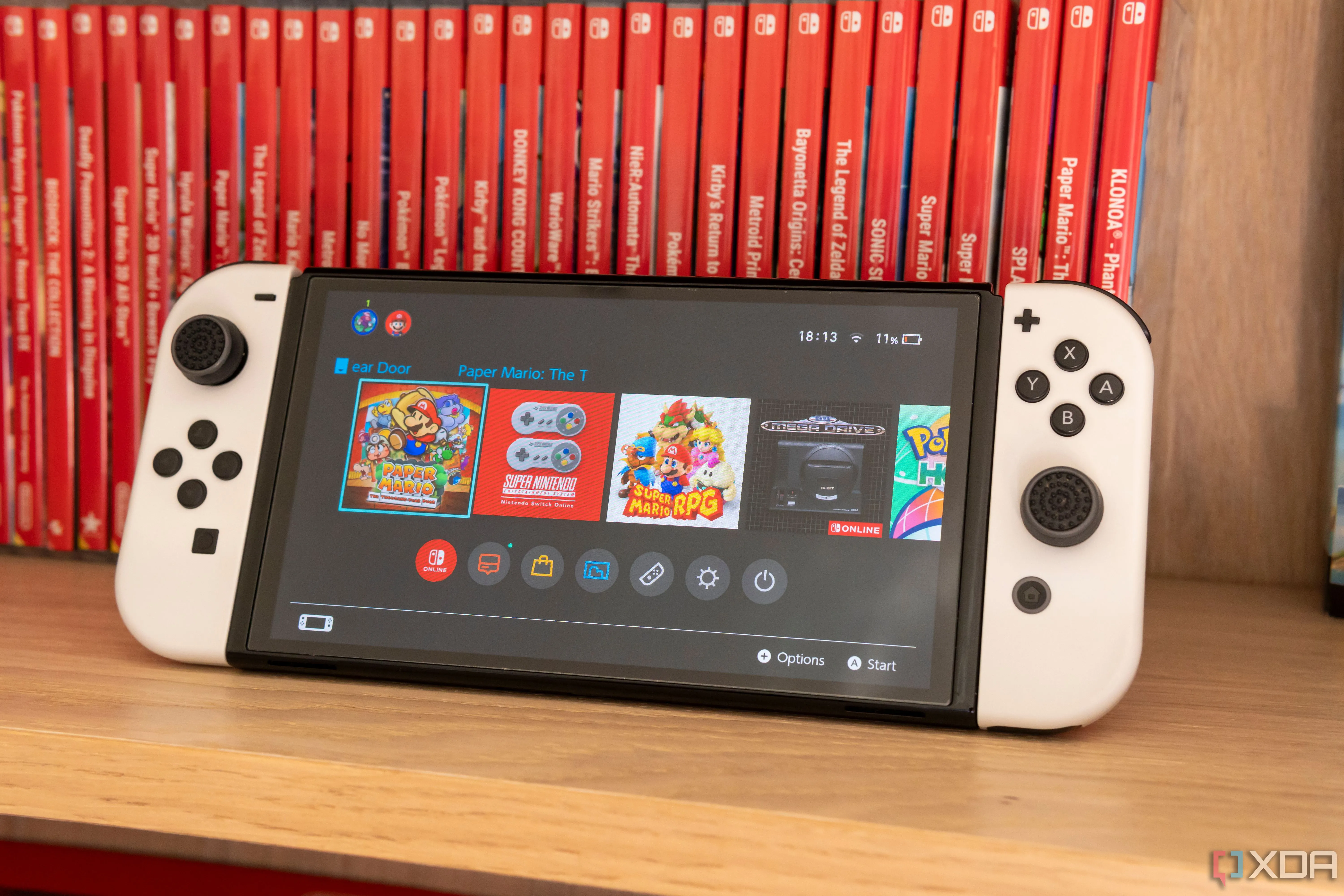 Logo Nintendo Switch trên nền xám, tượng trưng cho những thách thức pháp lý mà các trình giả lập Switch như Yuzu và Ryujinx phải đối mặt.