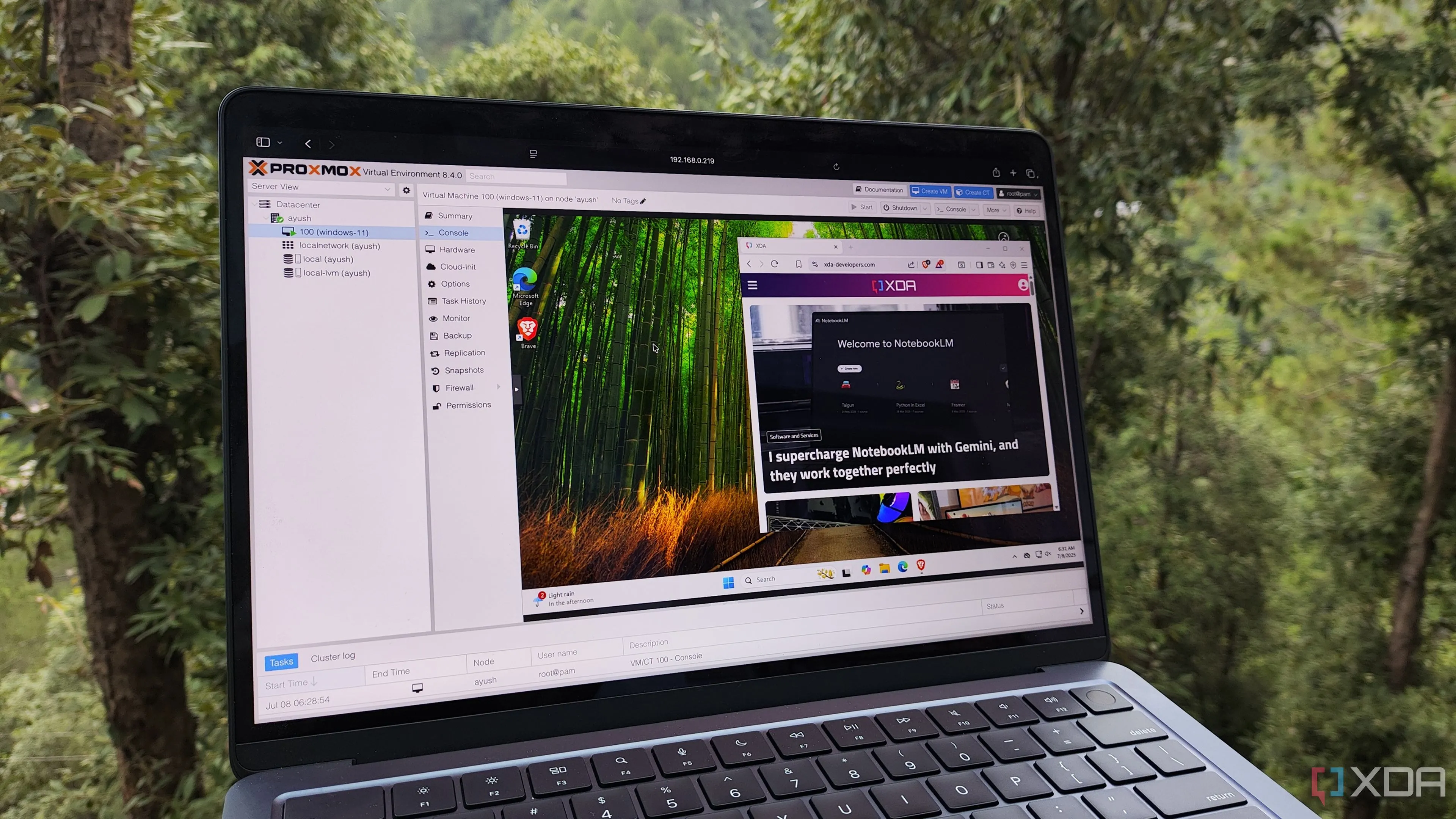 Màn hình desktop Windows 11 minh họa hệ điều hành tương thích với công cụ di chuyển dữ liệu PC