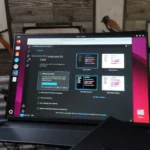 Màn hình giao diện lập trình Visual Studio Code chạy trên hệ điều hành Ubuntu, minh họa khả năng làm việc của các bản phân phối Linux.