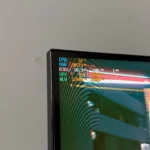 Màn hình hiển thị chỉ số hiệu năng (FPS) khi chơi Cyberpunk 2077, minh họa ưu tiên khung hình ổn định