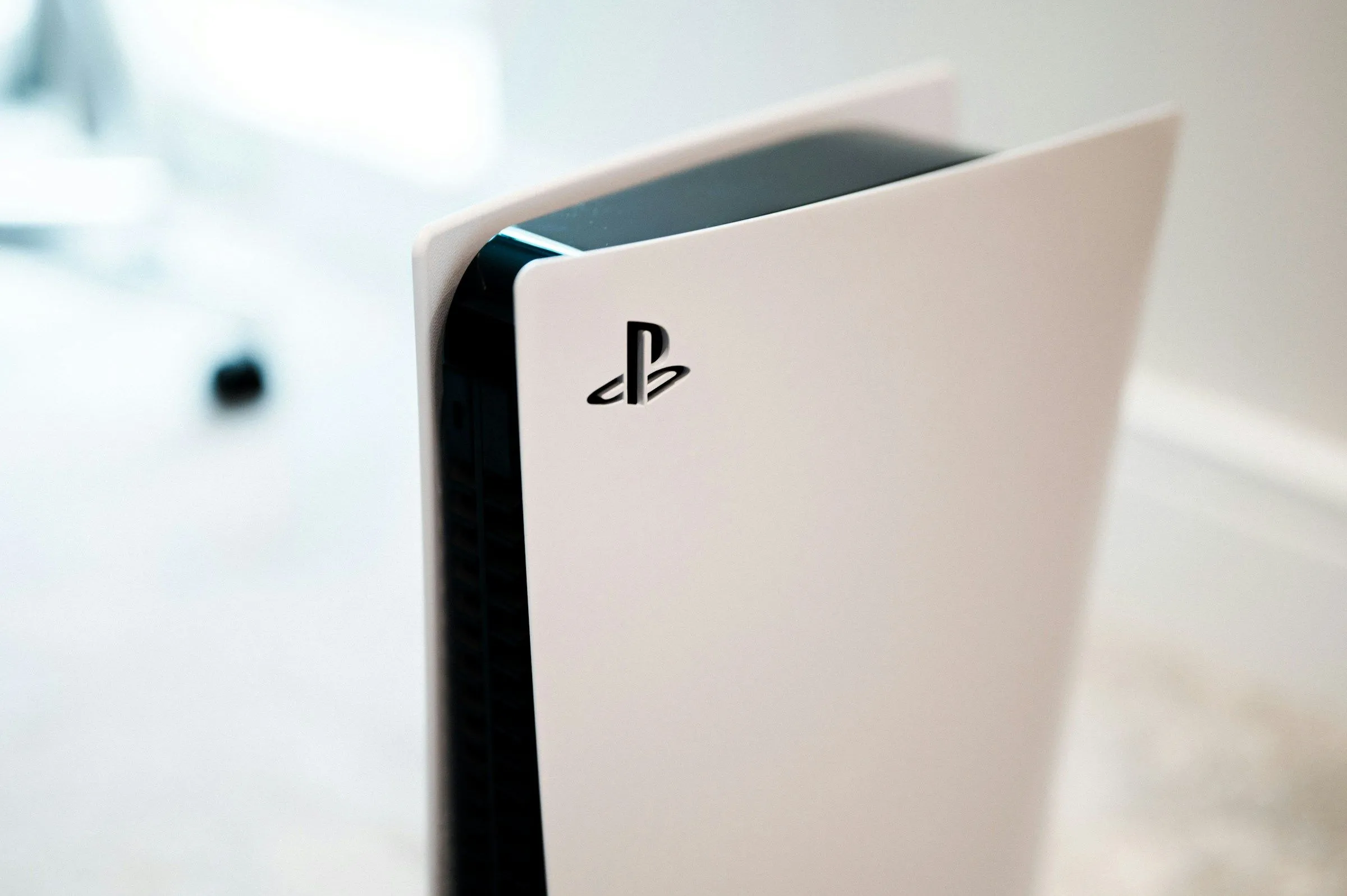 Máy chơi game PlayStation 5 trắng đen thế hệ mới