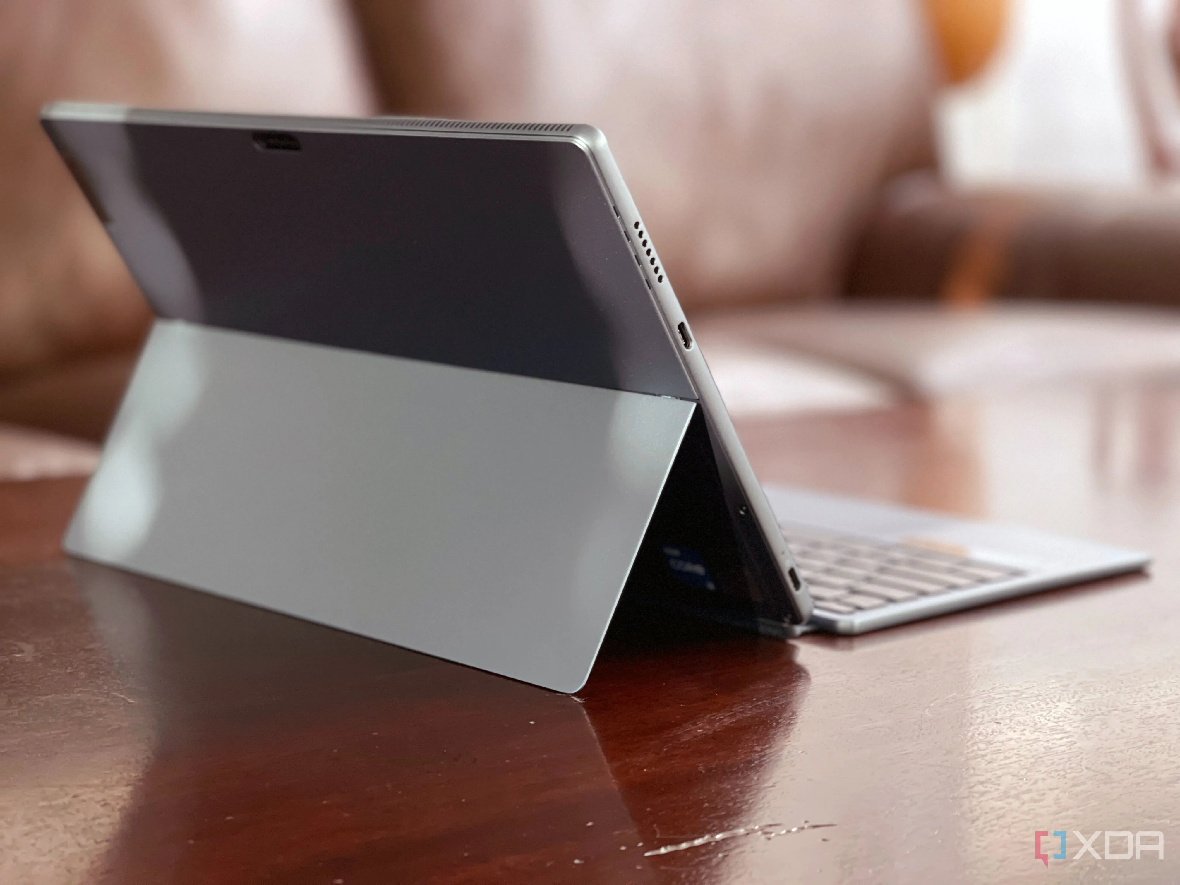 Máy tính bảng Lenovo IdeaPad Duet 5i màu xanh lam