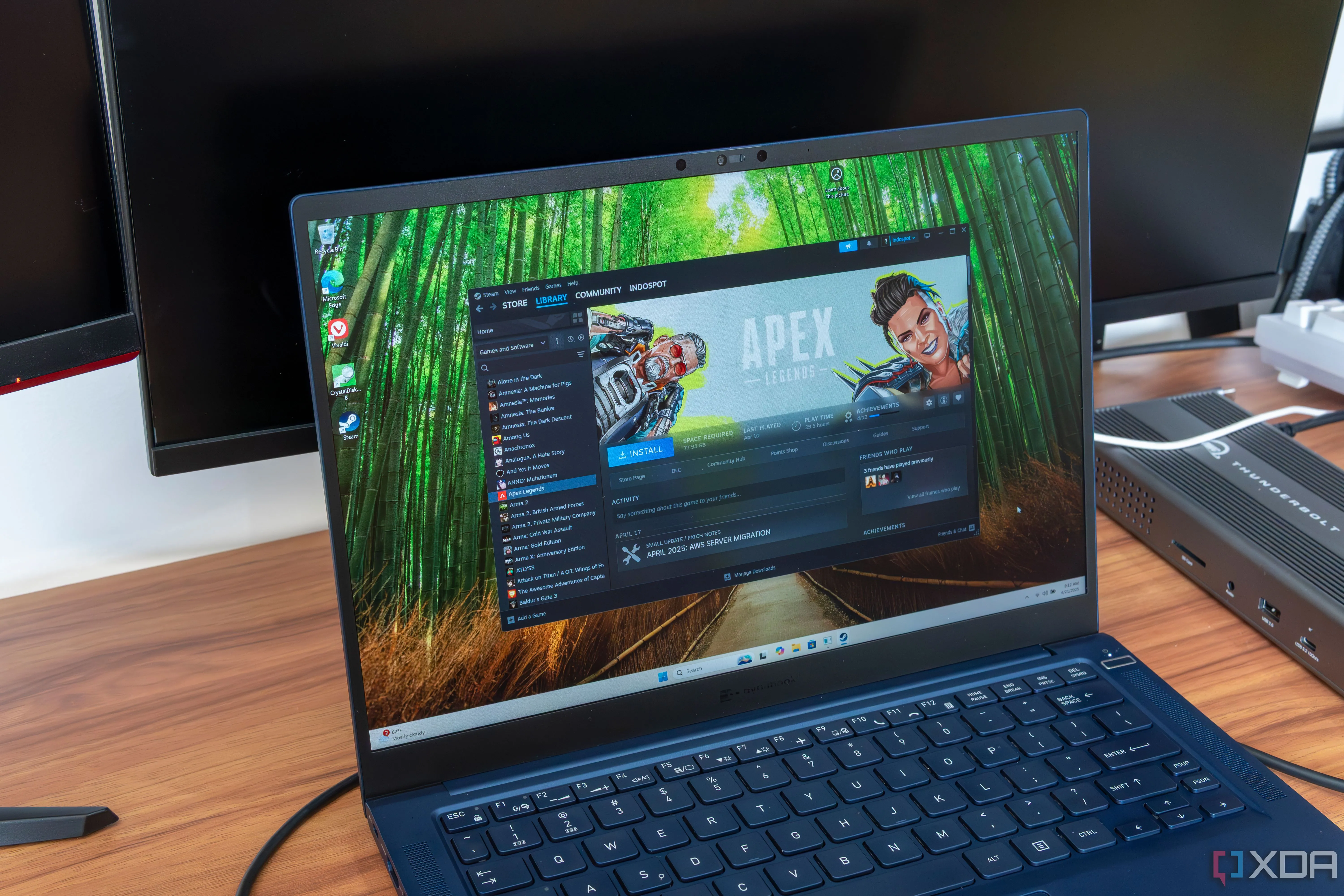 Máy tính xách tay chạy Windows 11, minh họa hệ thống có thể bị ảnh hưởng bởi lỗ hổng RDP.