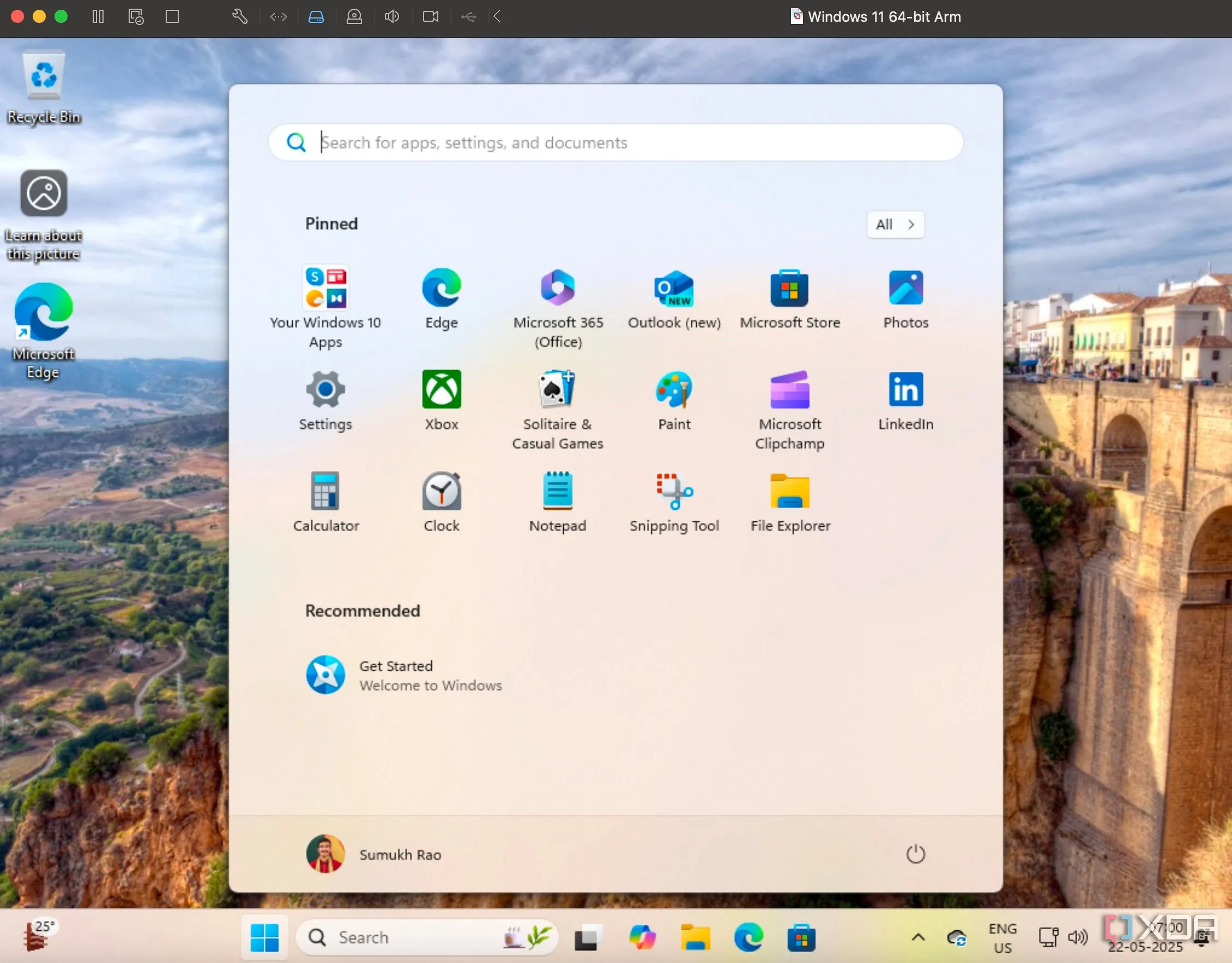 Menu Start Windows 11 với giao diện sắp xếp ứng dụng mới
