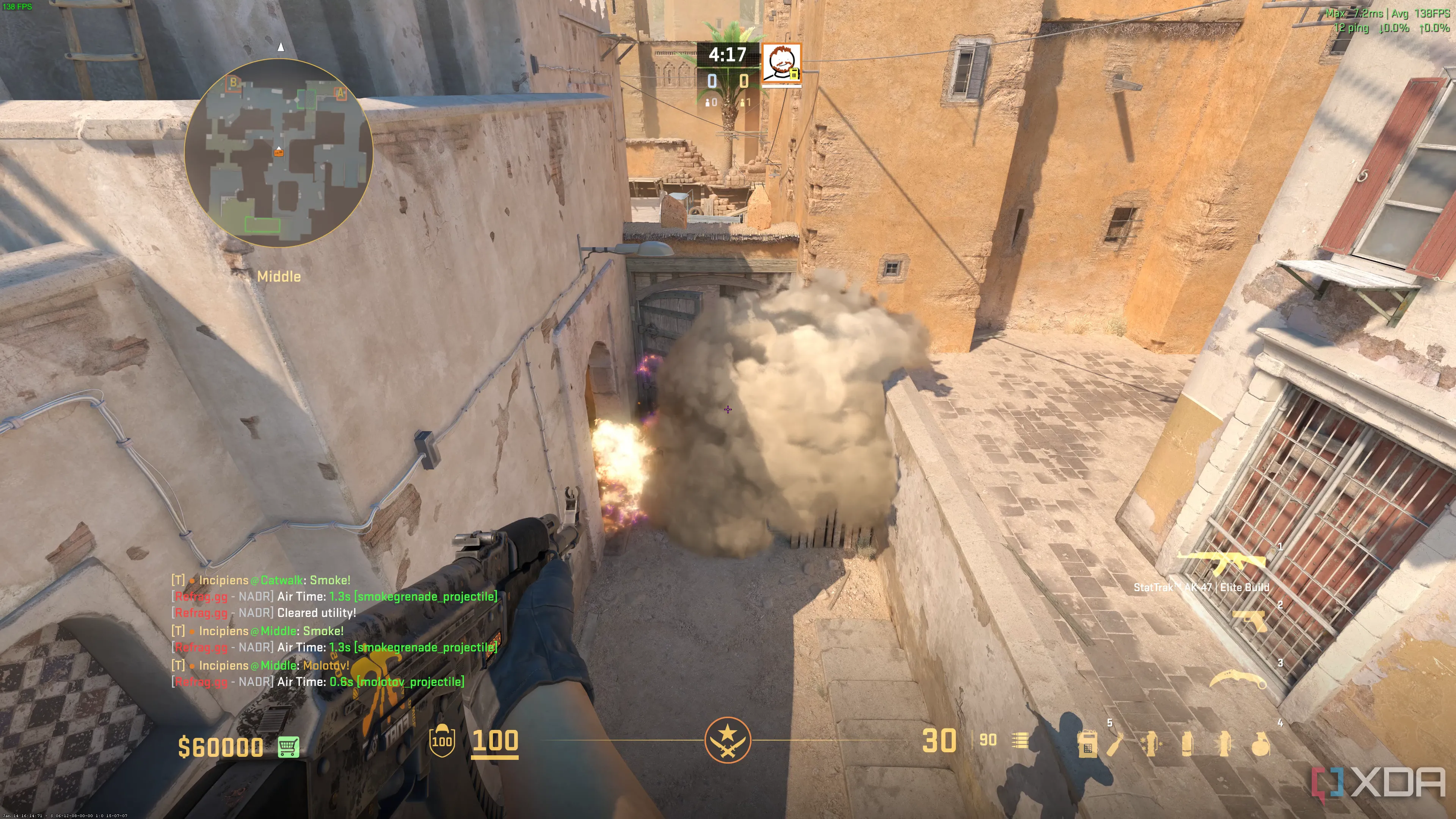 Một quả bom khói (Smoke Grenade) phát nổ trong Counter-Strike 2, cho thấy vai trò chiến thuật của các vật phẩm hỗ trợ (utility) trong game.