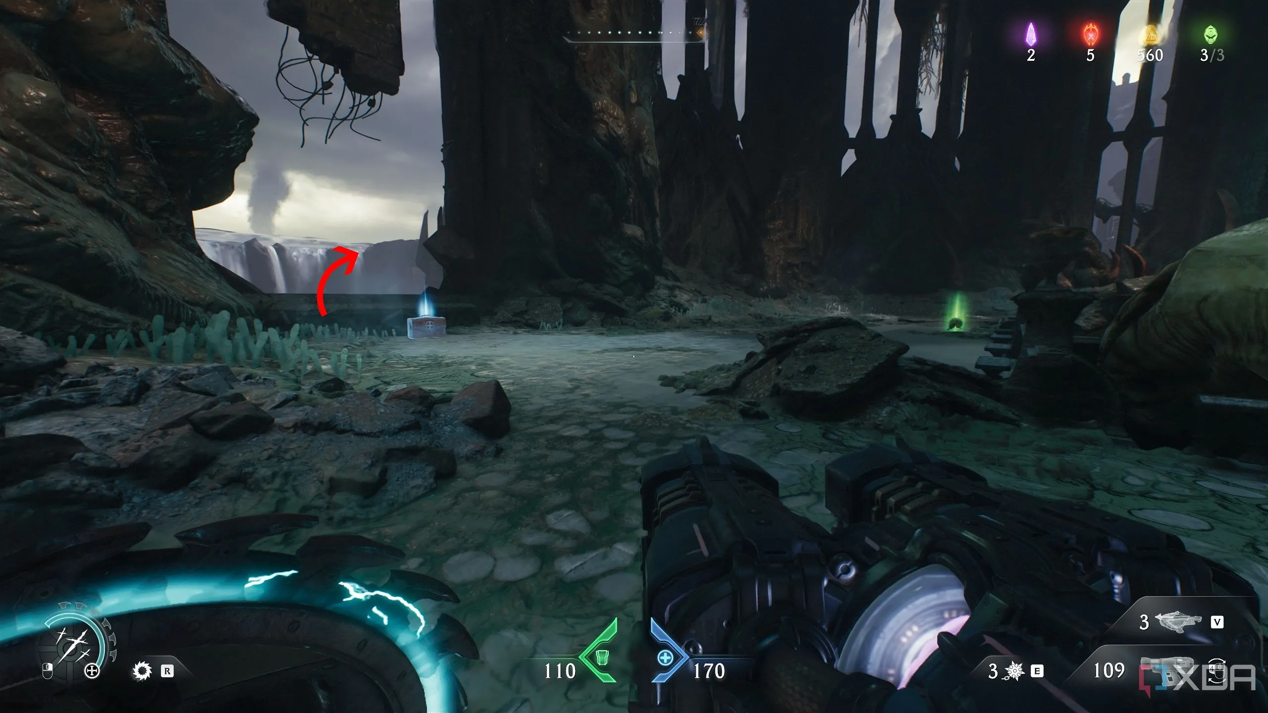 Mũi tên chỉ đến khe hở phía sau gói hồi máu trong Chương 14 Doom The Dark Ages.