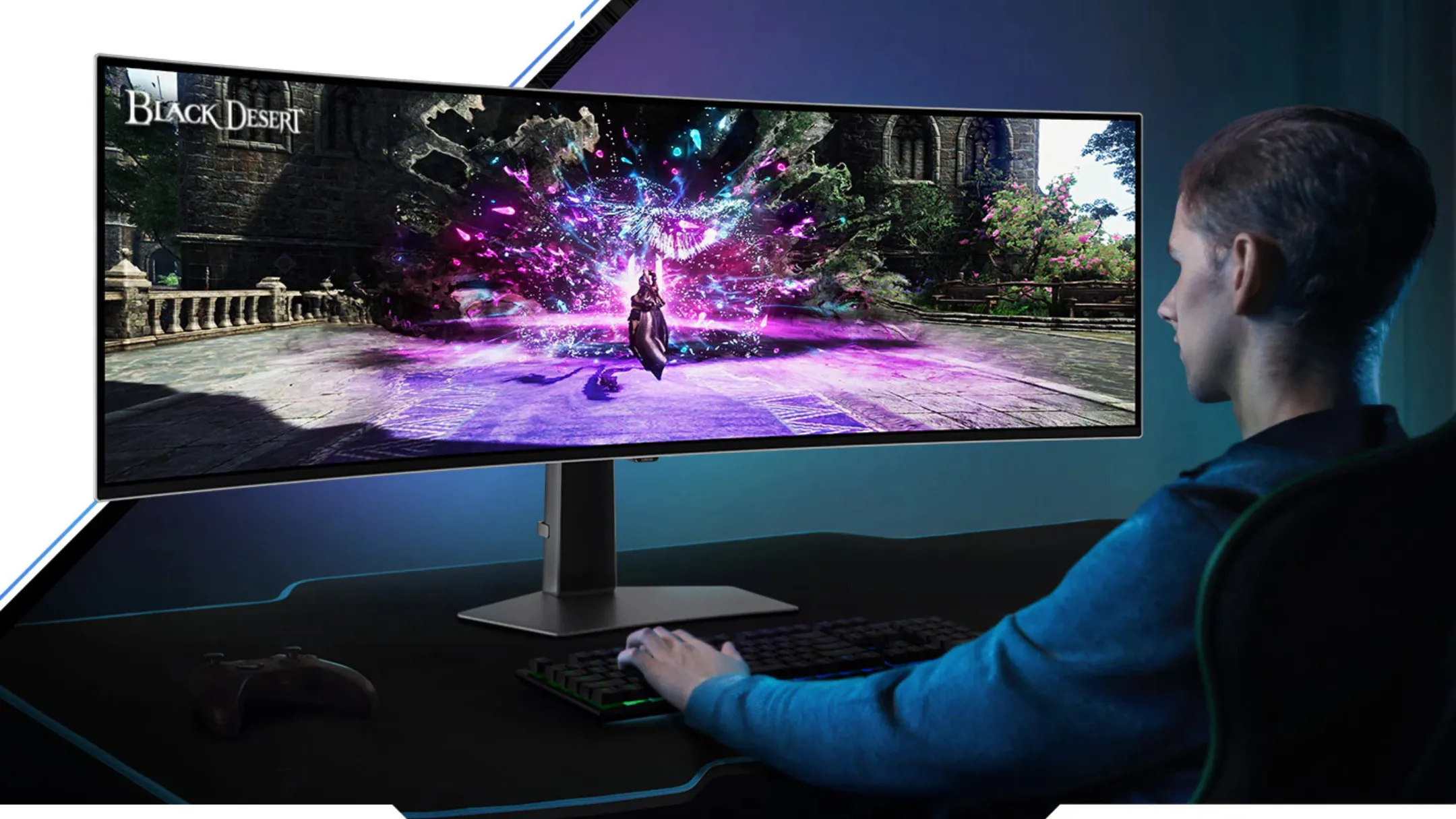 Người dùng trải nghiệm màn hình Samsung Odyssey QD-OLED 49 inch cong