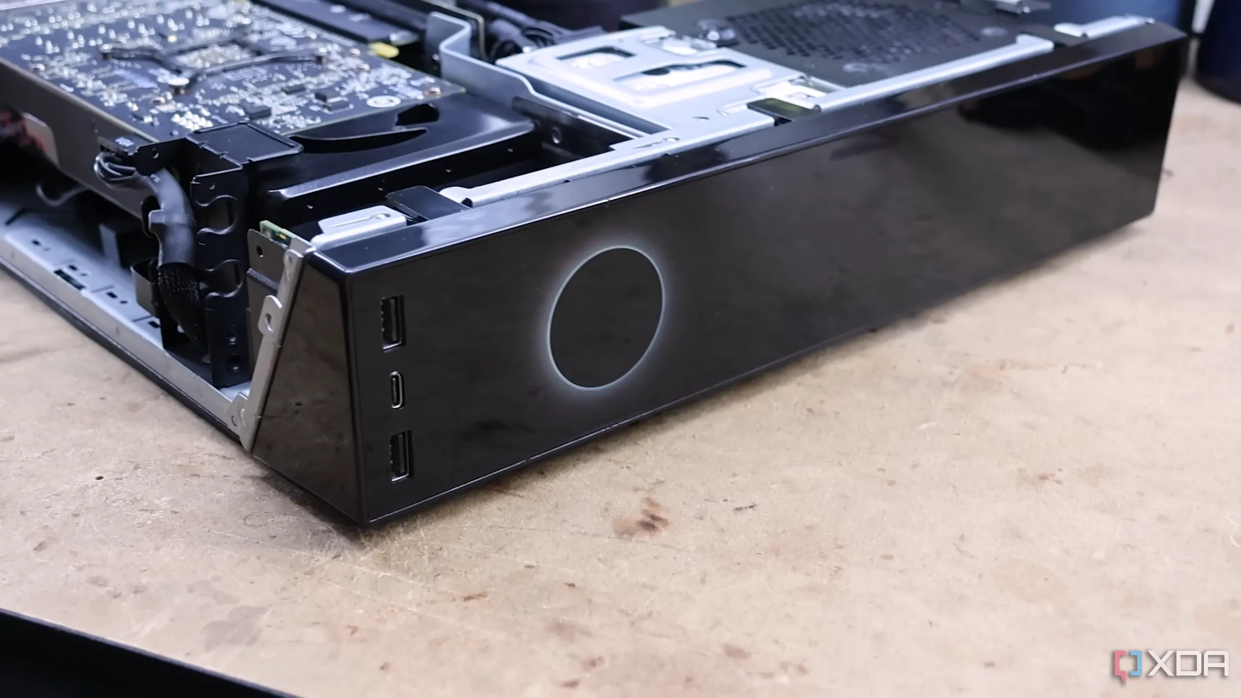 Nguyên mẫu Steam Box của Valve từ Bringus Studios
