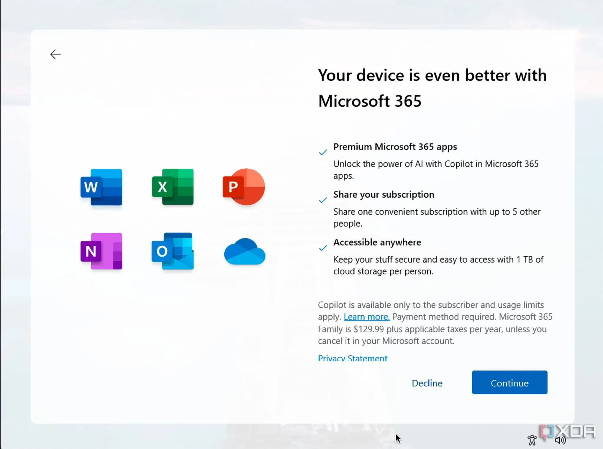 Quảng cáo Microsoft 365 xuất hiện trong quá trình cài đặt Windows 11, minh họa việc Microsoft thúc đẩy đăng ký dịch vụ.