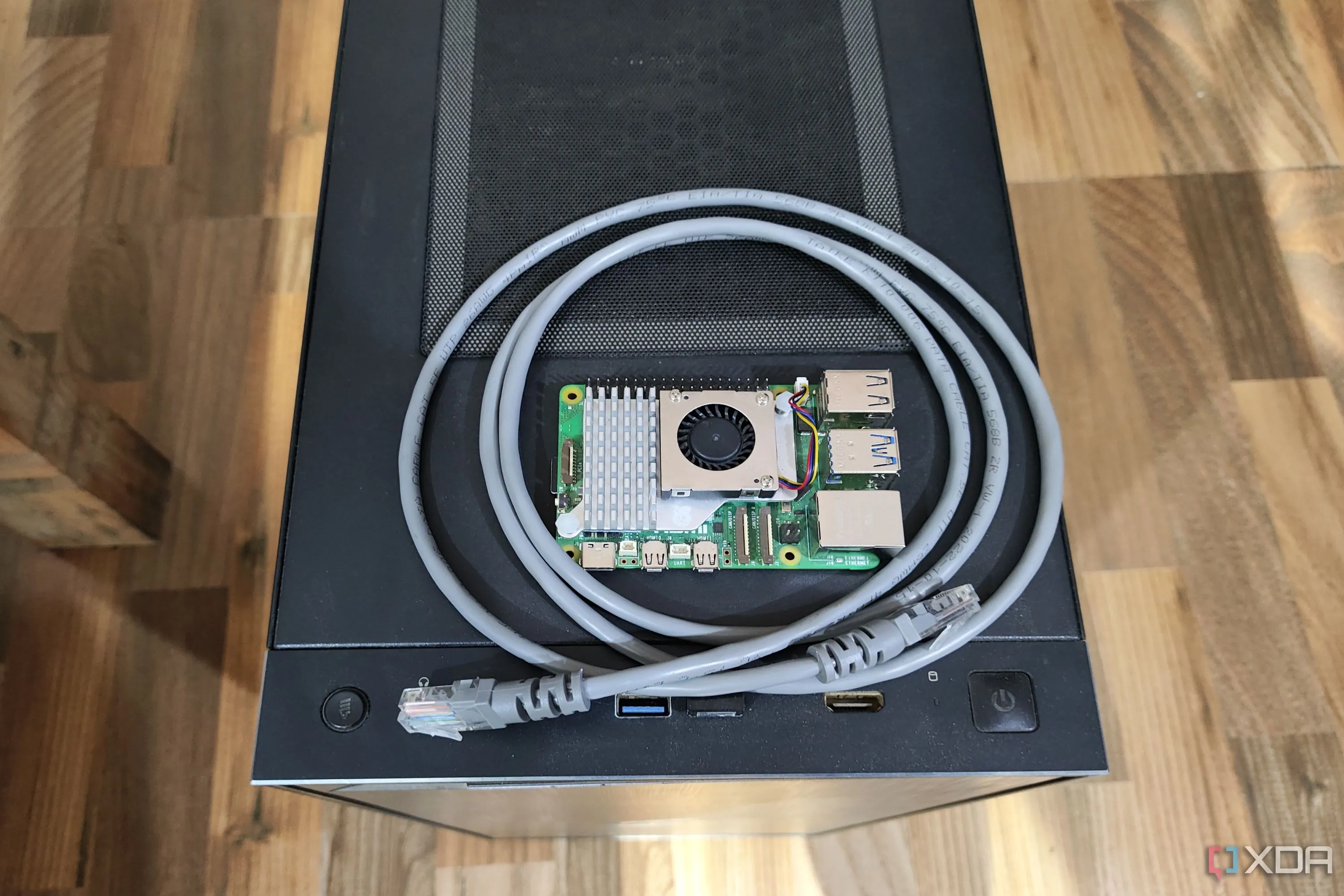 Raspberry Pi 5 đang hoạt động, minh họa cho thiết bị trong home lab cần bảo mật