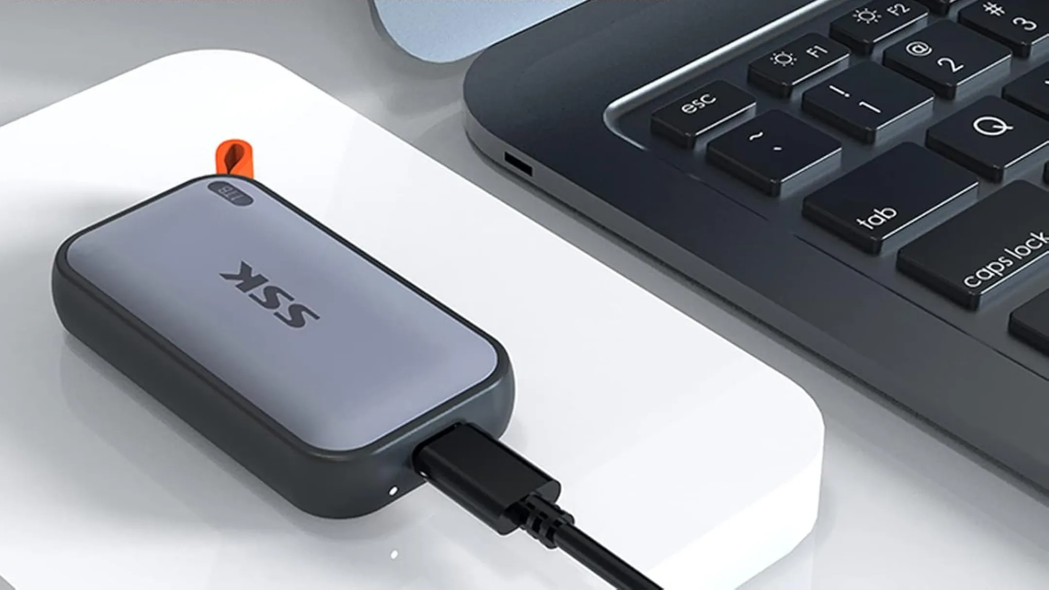 SSD di động SSK hoạt động hiệu quả khi kết nối với máy tính xách tay