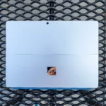 Surface Pro 11 không kèm sạc ở EU