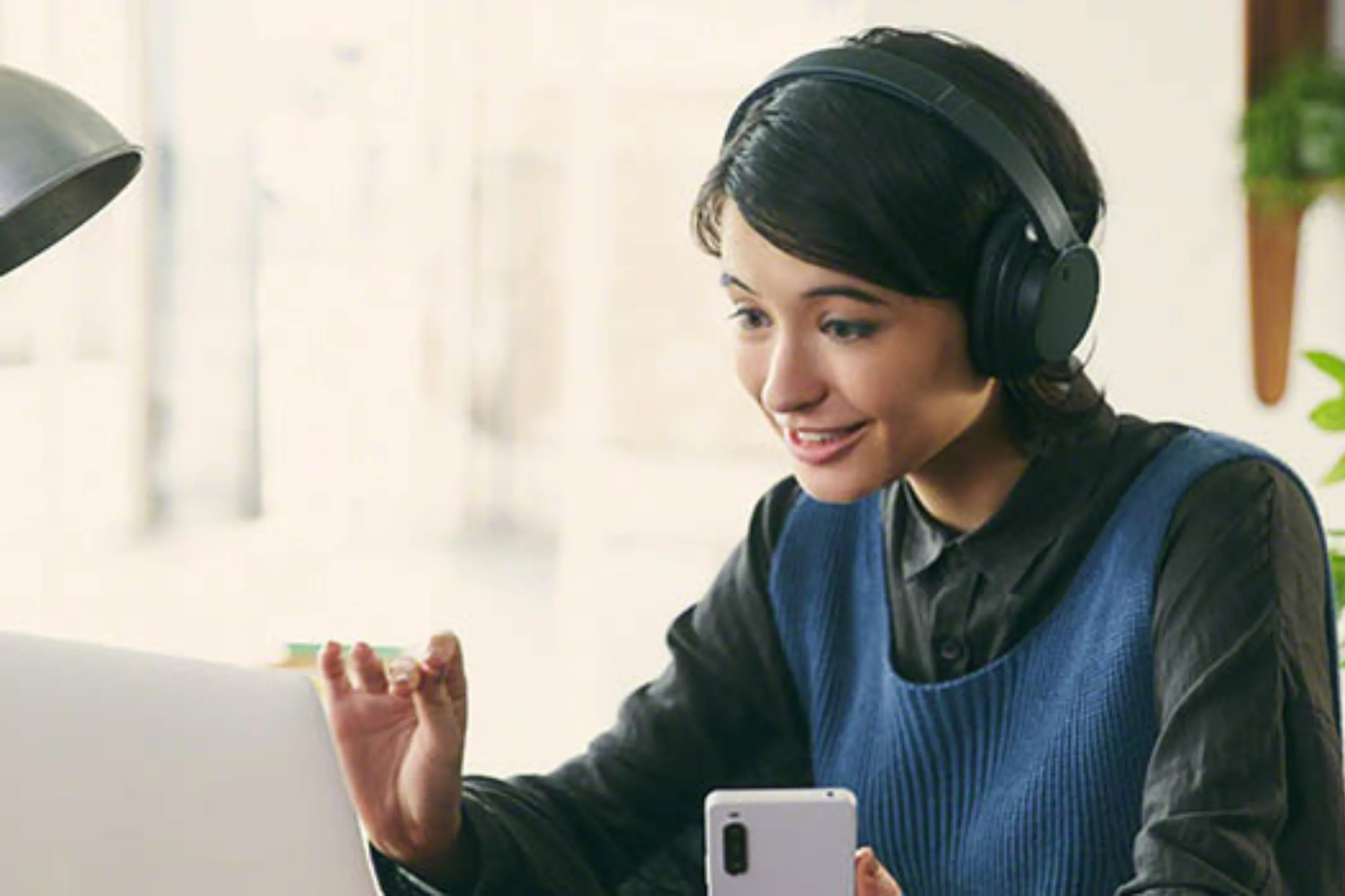 Tai nghe chống ồn Sony WH-CH720N màu đen