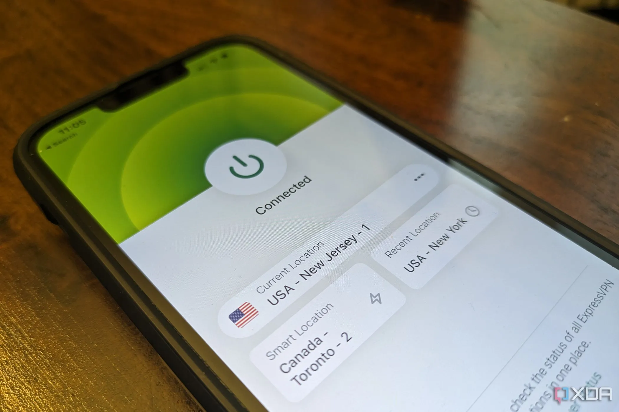 Ứng dụng ExpressVPN trên giao diện iPhone, minh họa chính sách &quot;zero-log&quot; nhưng vẫn cần thu thập một số dữ liệu tối thiểu cho hoạt động và bảo trì.